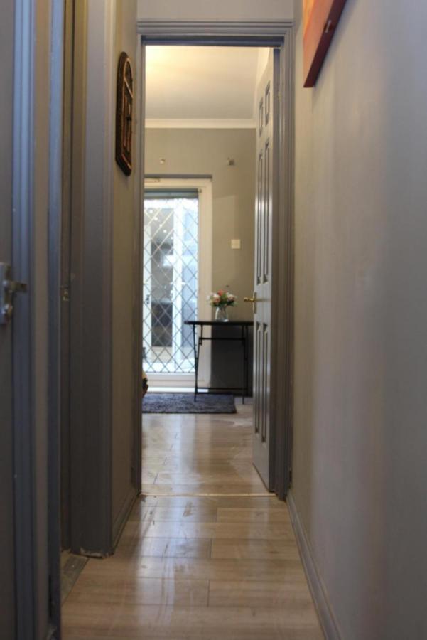 Apartment With Private Hot Tub, Sauna, Ice Bath, Gym Rainham  Bagian luar foto